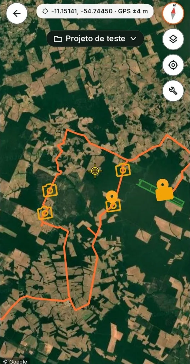 Mapa do projeto no ForestMap com marcos de foto e vídeo ao longo da trilha