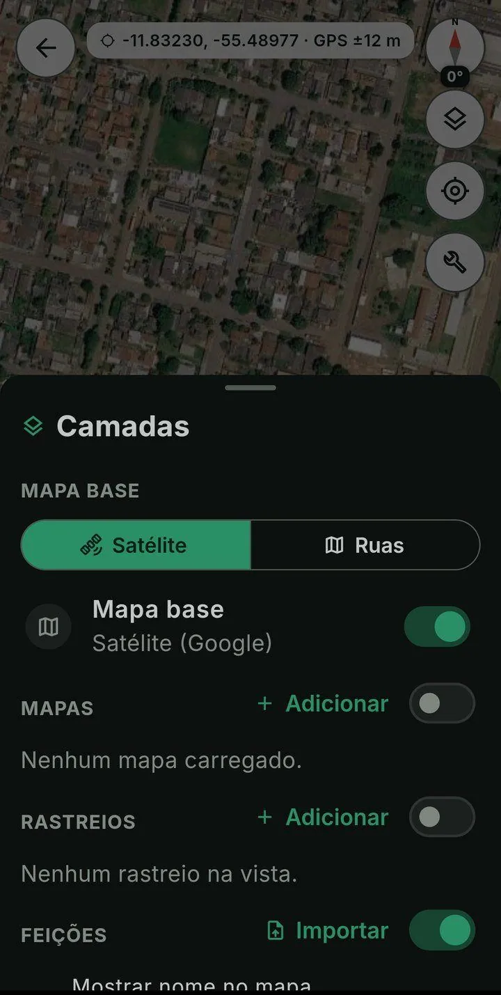 Folha Camadas do ForestMap: mapa base, mapas importados, rastreios e feições, cada um com uma chave para ligar e desligar